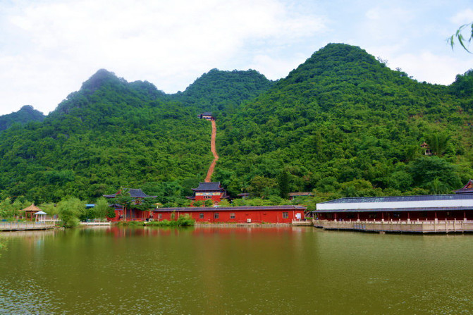河池景点(广西哪里好玩景点排名)